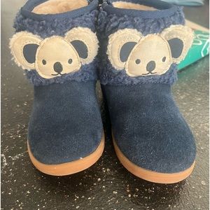 UGG boots, koala, blue stuffy, boots, side, zip, size 9 only used twice
